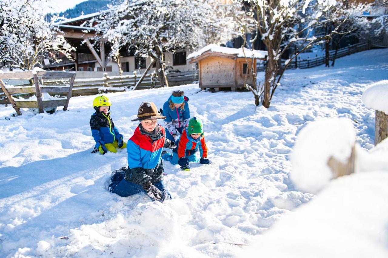 Hartlhof Urlaub Am Baby- Und Kinderbauernhof Niederau Exterior foto